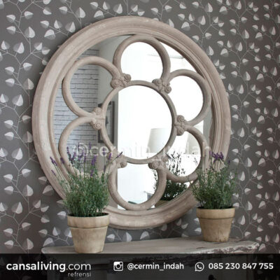 Spesifikasi Cermin Bulat Lengkung Rustic Shabby Chic Material Bahan : Kayu Jati Ukuran : P 55 x L 55 x T 3 Finishing : Rustic Variasi Doff Tebal Kaca Cermin : 3 mm