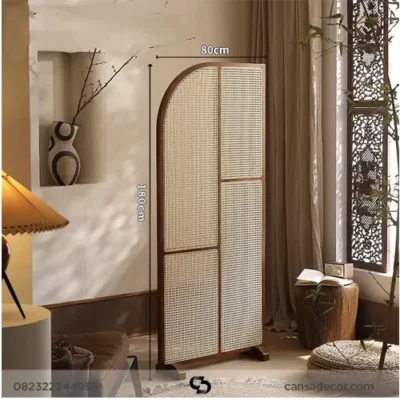 sekat kayu dalam rumah