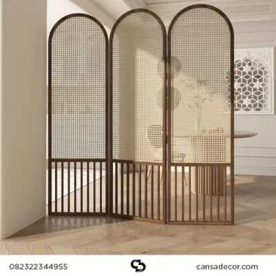 sekat ruangan kayu