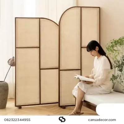 penyekat ruang dari kayu,