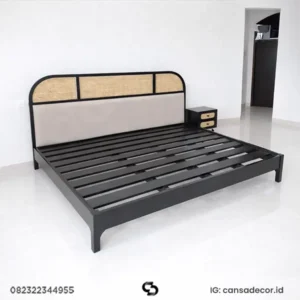 tempat tidur jati jepara kombinasi rotan Duco Hitam