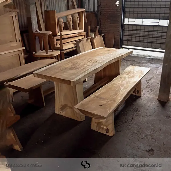 Set meja kursi kayu trembesi solid utuh tanpa sambungan