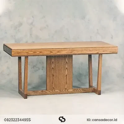 Meja altar katolik di rumah atau kapel kecil dengan desain kontemporer modern, top table jati tebal alami.