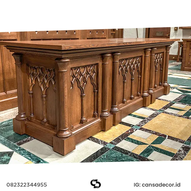 Meja Altar Paroki Jati Besar Ukiran Relief Katedral Klasik Eropa Meja altar gereja katolik spesifikasi besar dengan ukiran berlubang khas arsitektur katedral eropa, bahan jati solid jepara.