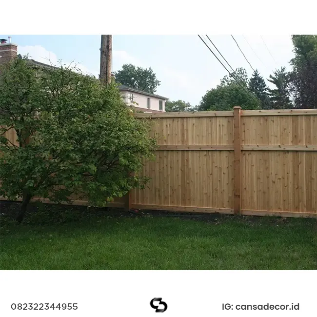 Pagar Kayu Panel Tertutup