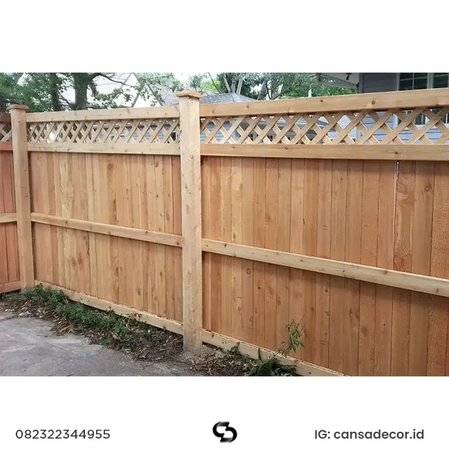 Pagar Kayu dengan Ornamen Atas Jati jepara